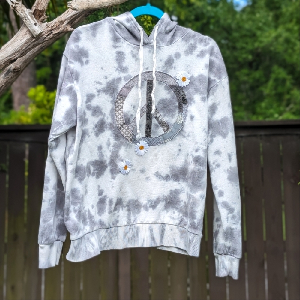 Breakfast with Matisse artist Tie-Dye Peace Sign Hoodie w/ Daisy Accents - Gray